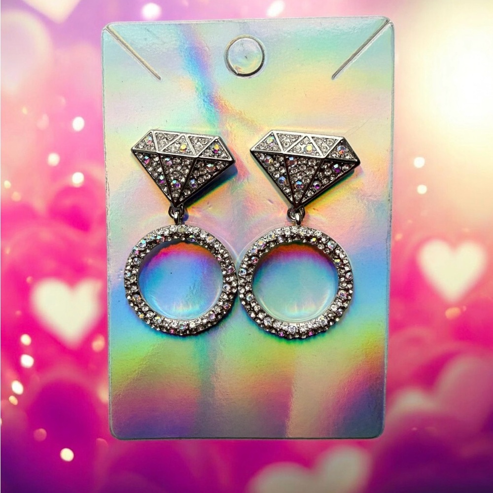 Elegant Crystal Diamond-Shaped Drop Earrings in Silver